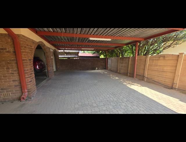 4 BEDROOM HOUSE FOR SALE IN VANDERBIJLPARK SE 2
